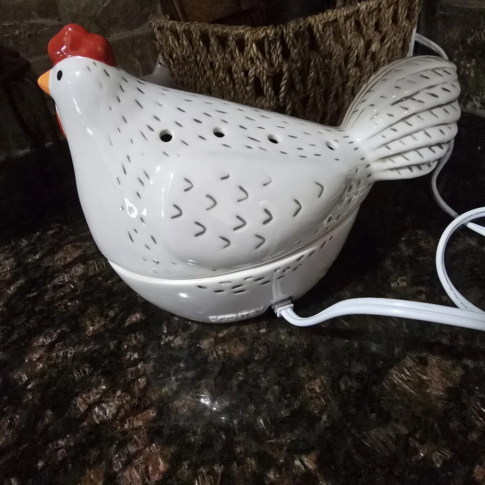 Scentsy White and Red Decor Accent - Picture 7 of 7